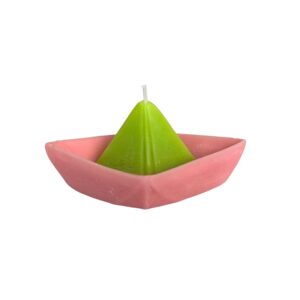 segelboot-schwimmkerze-aus-recycling-paraffinwachs-rosa-gruen.jpg